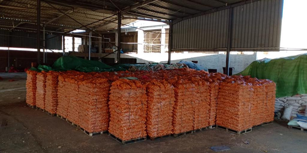 Product image - We are  ( Kemet farms )  here  in Egypt 

we export all agricultural crops with high quality .
#Fresh_yellow_onion
● we can Delivery your request for any country
● Grade A
● packing : 10 , 15 or 25 kg 
● for Orders please send your message call Us +201271817478
Or send Email : kemetfarmsdonia@gmail.com
● Export  manager
mrs/ Donia Mostafa

